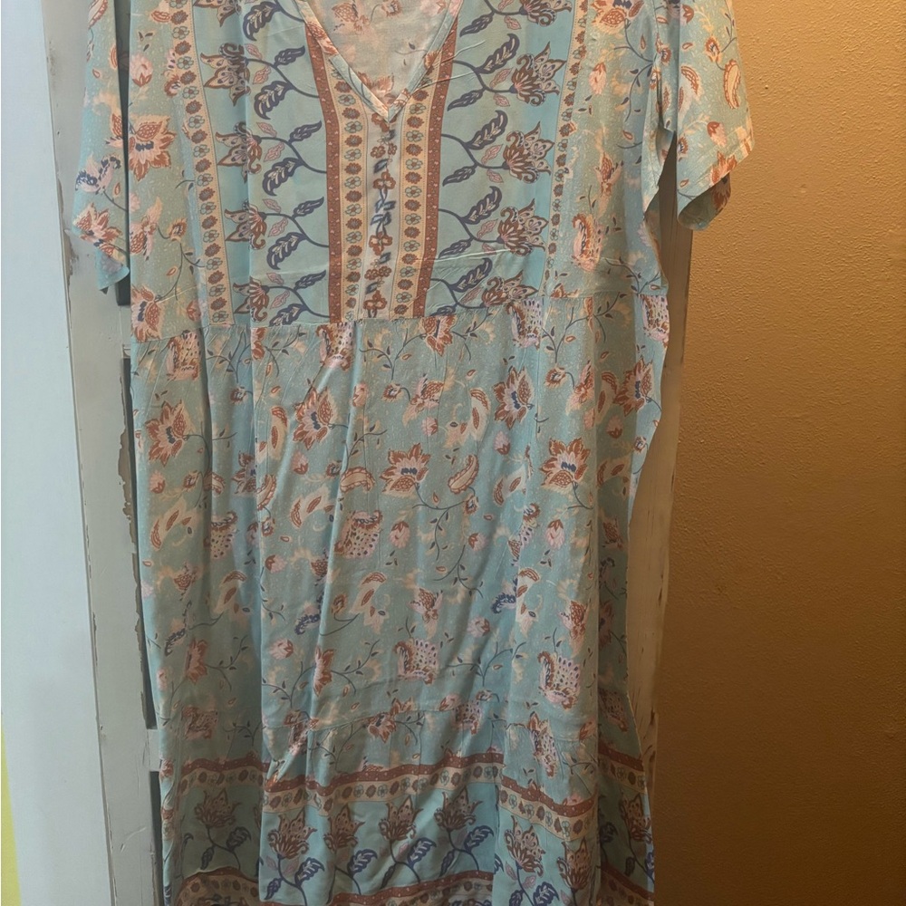 Women’s dress. Multi colored.